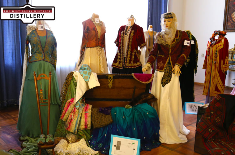The Elegance of Persia: 5000 Years in Fashion (By Farin Norouzi)